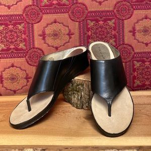 Elie Tahari Mindy Sandal